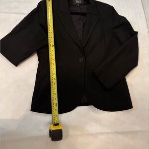 Ladies Teenflo Suit. Size 14. Black